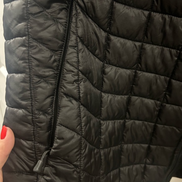 The North Face Thermoball Eco Insulated Vest Men’s XL Black Lightweight zip - Picture 9 of 12
